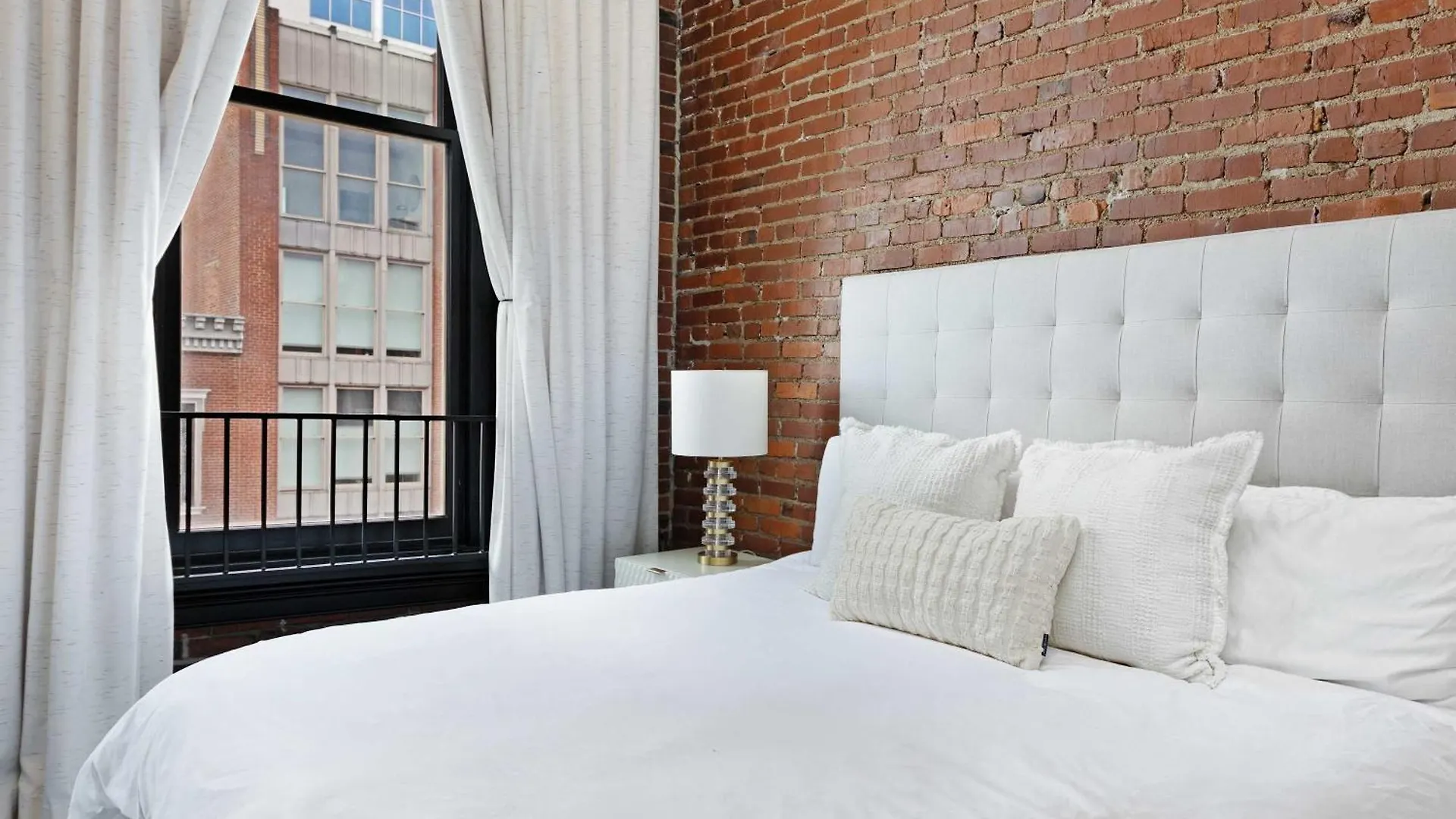 French'S Luxury Condo - Steps From Broadway Nashville 0*,  Stati Uniti